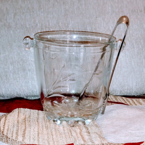 Crystal bowl with ice tongs like new