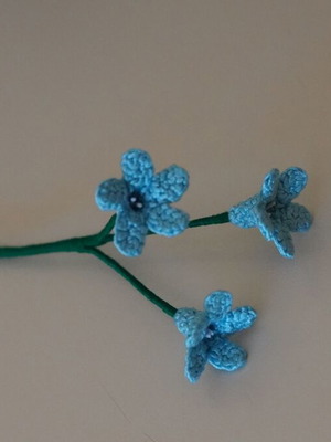 Πλεκτό μπουκέτο με γαλάζια λουλούδια καινούργιο