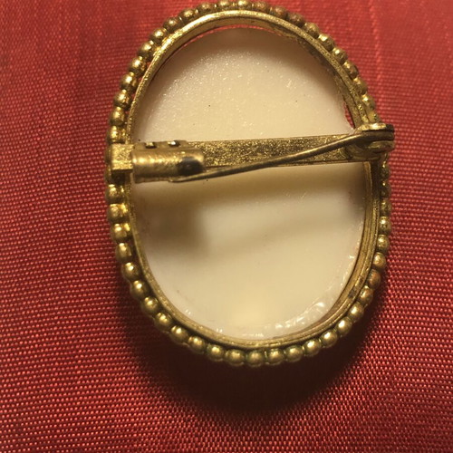 Cameo vintage pin Czechoslovakia 1930-50 used, glass