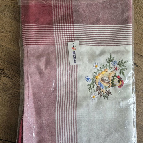 Tablecloth checkered with embroidered hens, square 132cm, unused