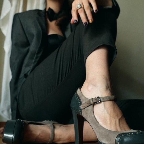 The Sellers high-heeled leather shoes like new, size 40
