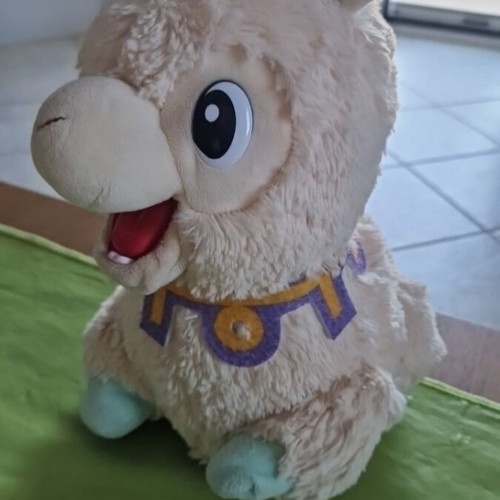Spitzy Plush Lama with Sounds like new