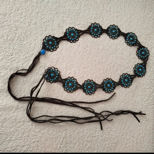 Boho belt like new with woven metal motifs and turquoise beads