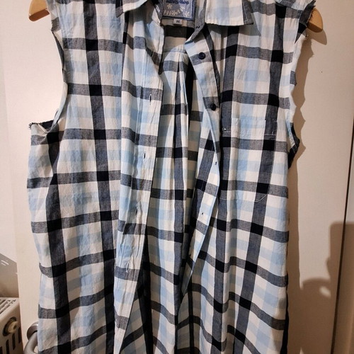Attrattivo sleeveless checkered shirt like new, size M, white and blue
