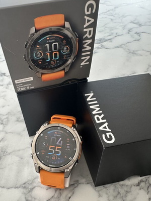 Garmin Fenix 8 Titanium 51mm смартчасовник употребяван, сапфир, титан с оранжева каишка