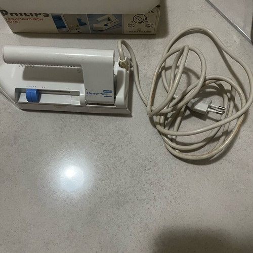Philips travel iron like new