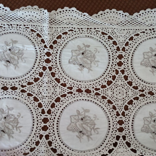 Set of three vintage doilies like new
