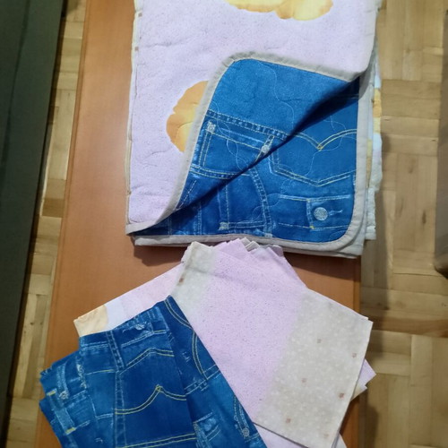 Quilt set with sheets and pillowcases, printed and denim sides