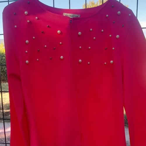Fuchsia jacket embroidered with black and white pearls like new