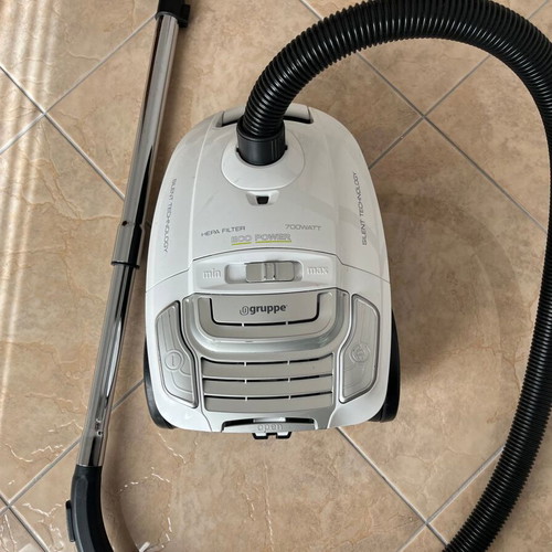 Ηλεκτρική σκούπα Gruppe Silent σαν καινούργιο, ισχύς 700 W, φίλτρο HEPA