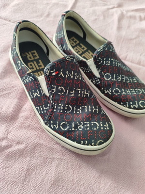 Tommy Hilfiger N 30 σκαρπίνια σαν καινούργιο, μπλε