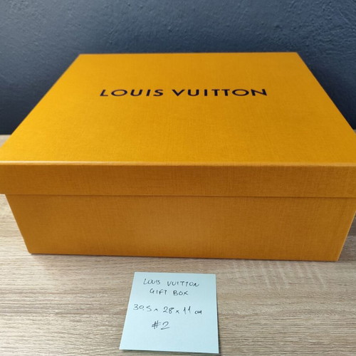 Louis Vuitton box used, 30.5 x 28 x 11 cm