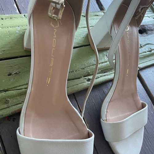 Mourtzi white leather sandals size 36 like new with heel