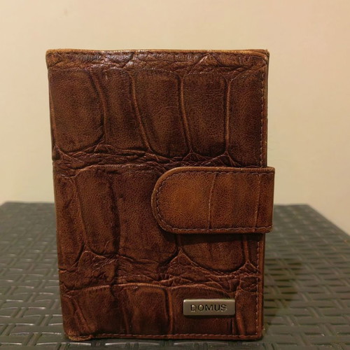 Leather wallet used in excellent condition