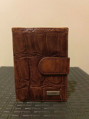 Leather wallet used in excellent condition