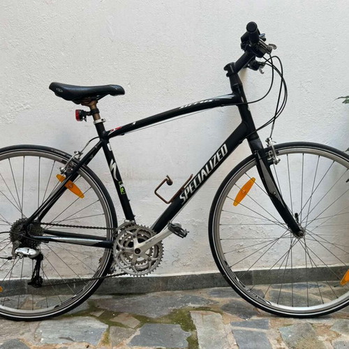 Specialized Sirrus city bike used, 27 speeds, V-brakes