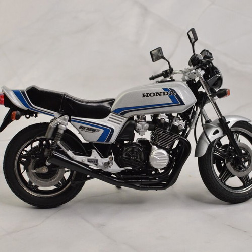 Honda CB750F Custom Tuned Tamiya 1:12 Model New