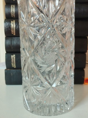 Vase like new with minor base flaw