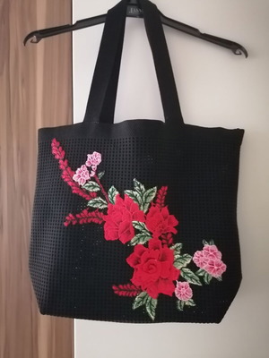 Women's bag with machine embroidery applique new, black and red