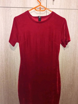 Velvet red dress new, one size, short sleeve