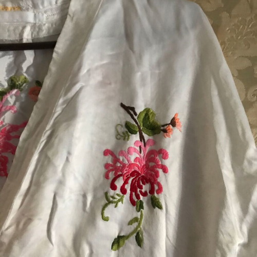 White women's silk kimono with handmade embroidery, size L like new