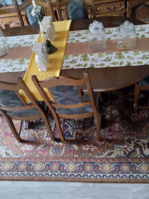 Oak dining table with 6 chairs used, extendable to 8 seats