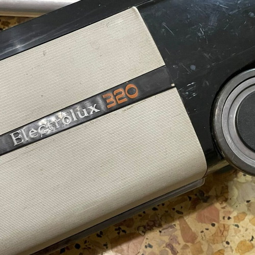 Electrolux 320 Vintage Vacuum Cleaner used with 17 bags