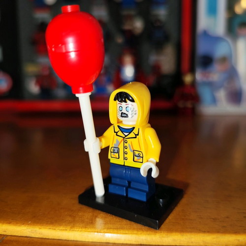 Georgie Denbrough (Dead) like new with base, head, and balloon