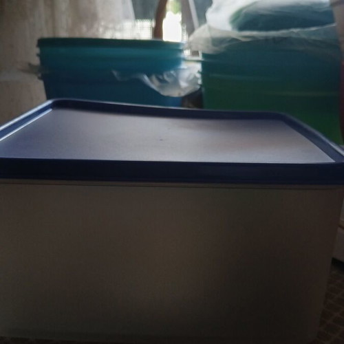 Tupperware container 2.5 liters new