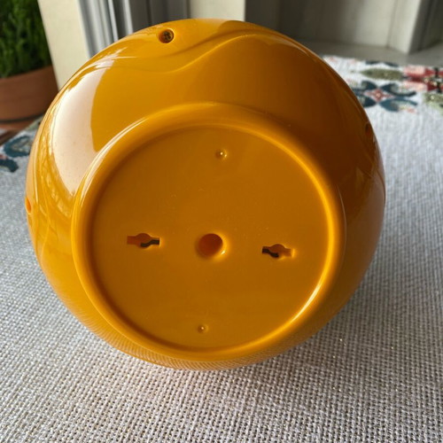 Plastic hand toy like new for babies and toddlers