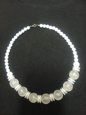 Women's necklace, 49 cm, white and silver