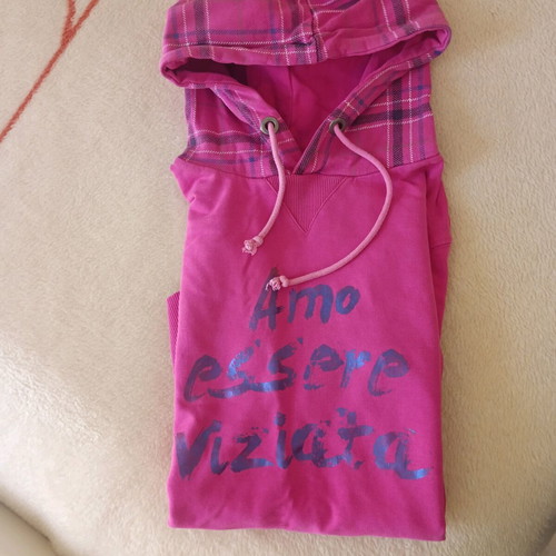 Be aw by Awlab sweatshirt like new, pink and purple, sizes Medium to XL