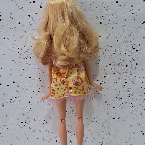 Barbie Fashionistas Swappin' Styles Cutie 2009 like new, incomplete