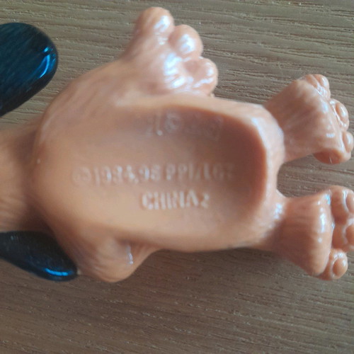 Pound Puppies collectible figures used, 6 dog figures 1994-96