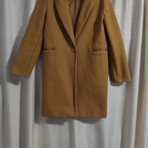 Camel short coat like new, size M, 100% polyester