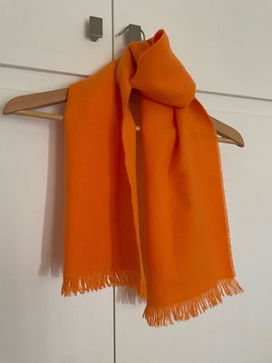 Switcher fleece scarf