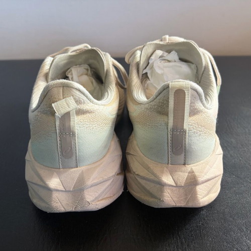 Asics Novablast F 131023 sport shoes like new size 39