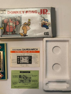 Nintendo Game & Watch Donkey Kong Jr. (DJ-101) like new, collectible CGL Edition