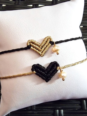 Macrame heart bracelet with natural pearl, new, black and gold
