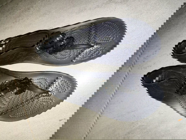 CROCS γυναικεία πέδιλα (εντελώς αφορετα)