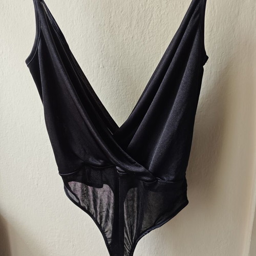 Pull & Bear black crossover bodysuit like new, size M