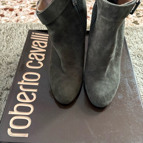 Roberto Cavalli gray ankle boots like new, suede, size 40