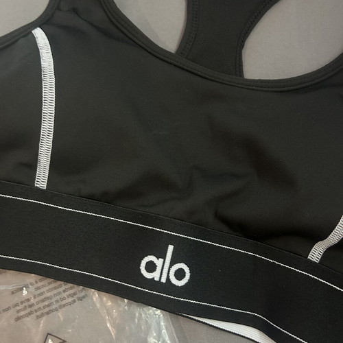 Alo Yoga Set new, size Small, black and white