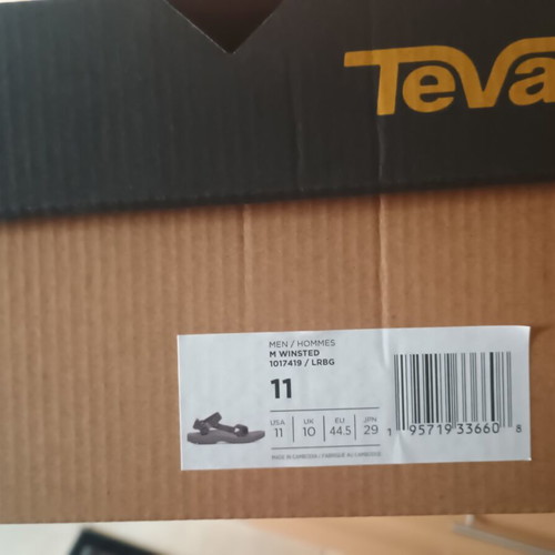 Teva men's sandals size 44.5 like new