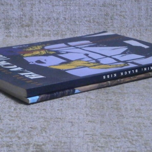 The Night of the Barbarians and Black Kiss comics used, pack of 2