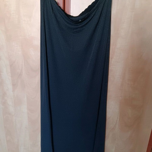 Elastic long skirt like new, gray and black with design