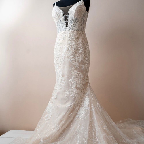Mermaid wedding dress with open back