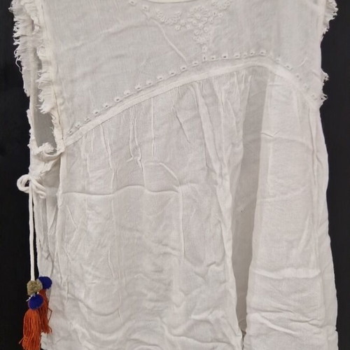 Attrattivo top white and fresh used