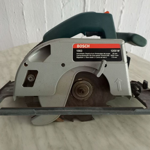 Bosch 1200W wood circular saw used