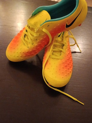 Nike Magista Kids football shoes like new, size 40.5, multicolor